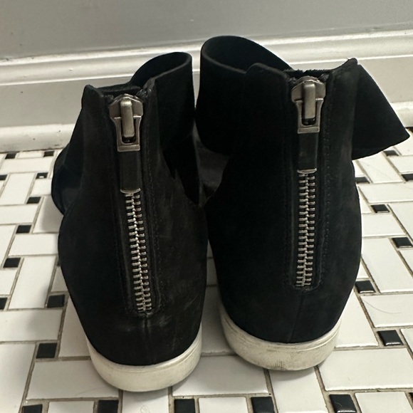 Eileen Fisher Black Strappy Sandals - Picture 3 of 6